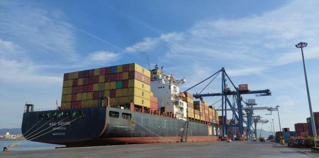 $!La esscala en PortCastelló del primer buque de MSC que aumentará el tráfico de mercancías de la provincia con Marruecos.