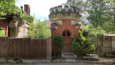 Una de las construcciones en el Palacete de los Vargas, en la Casa de Campo de Madrid.