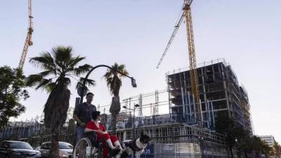 Edificio en construcción en el barrio de Safranar.