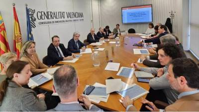 Reunión de la Generalitat con los sectores industriales.