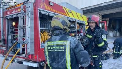 $!Actuación de los bomberos en las instalaciones de Arciblansa.