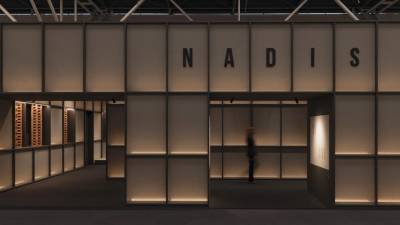 La parte exterior del estand de Nadis Design en Cersaie 2024.