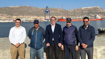 Manuel García y Rubén Ibáñez, director y presidente de PortCastelló, con representantes del Puerto de Agadir, en Marruecos.