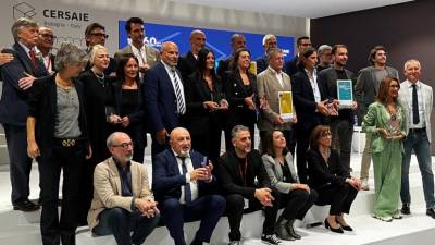 Imagen de la entrega de los galardones ADI, ceremonia que reconoció el diseño del estand de Argenta en Cersaie 2024.