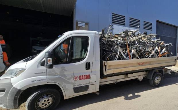 $!Parte del contingente de bicicletas que se entregó a los vecinos de Sedaví.