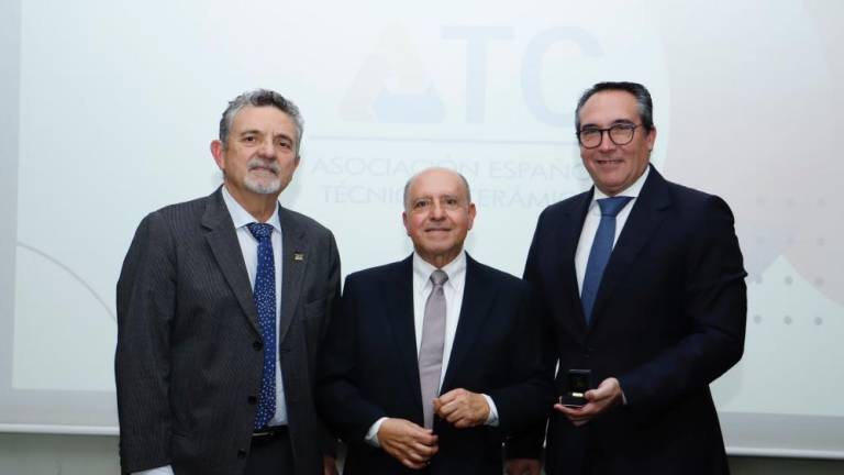 ATC entrega sus Insignias de Oro y Plata y anuncia las fechas del Congreso del Técnico Cerámico en Castelló