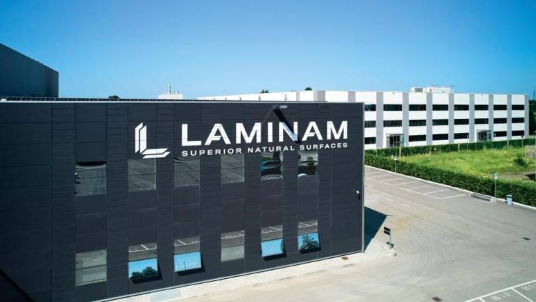 Laminam se expande con una compra en España