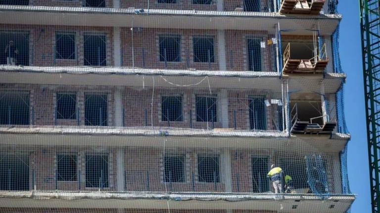 Las constructoras españolas alertan de un «posible parón» en la contratación pública